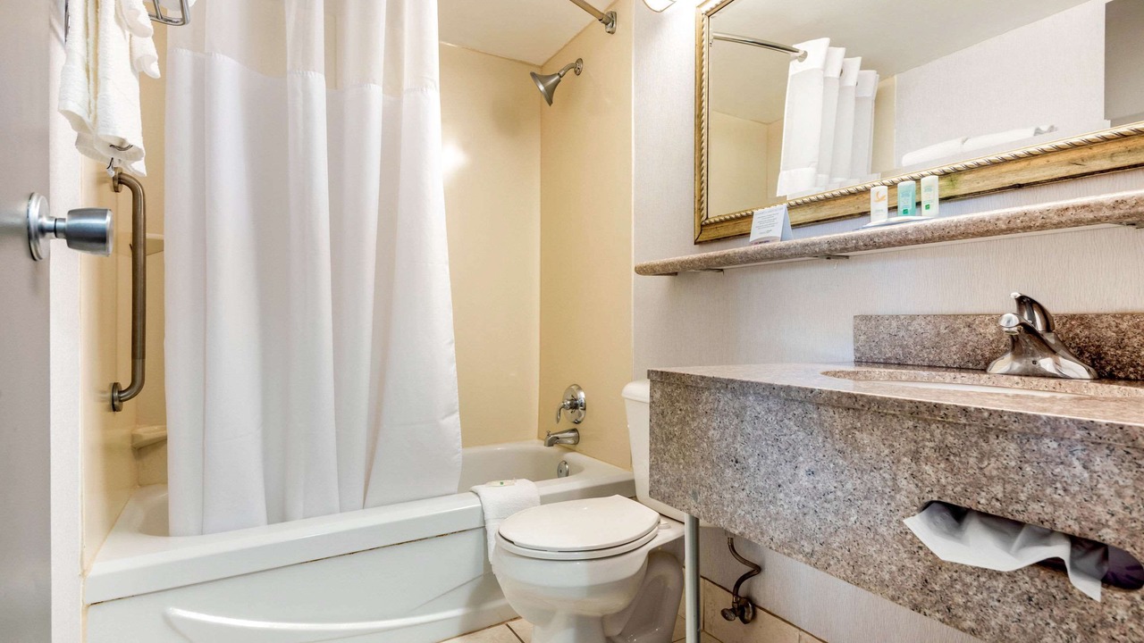 Photo of Bathroom in Northeast Mississauga