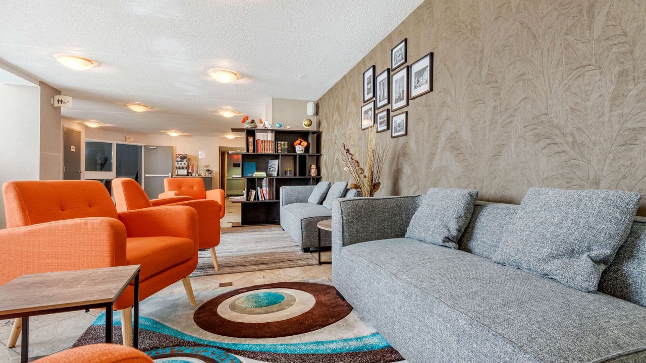 Photo of Livingroom in Northeast Mississauga