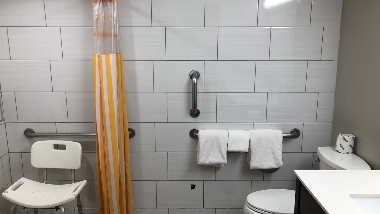 Photo of Bathroom in Brooklyn Park