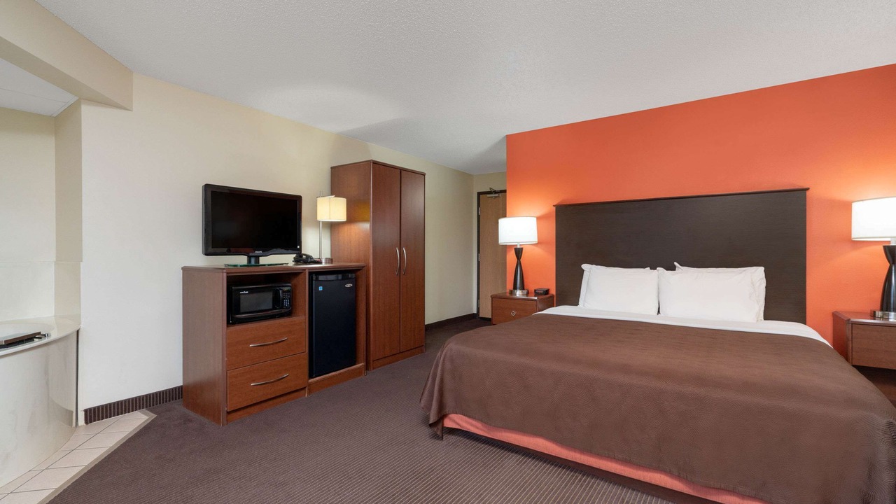 Photo of Bedroom in Coon Rapids