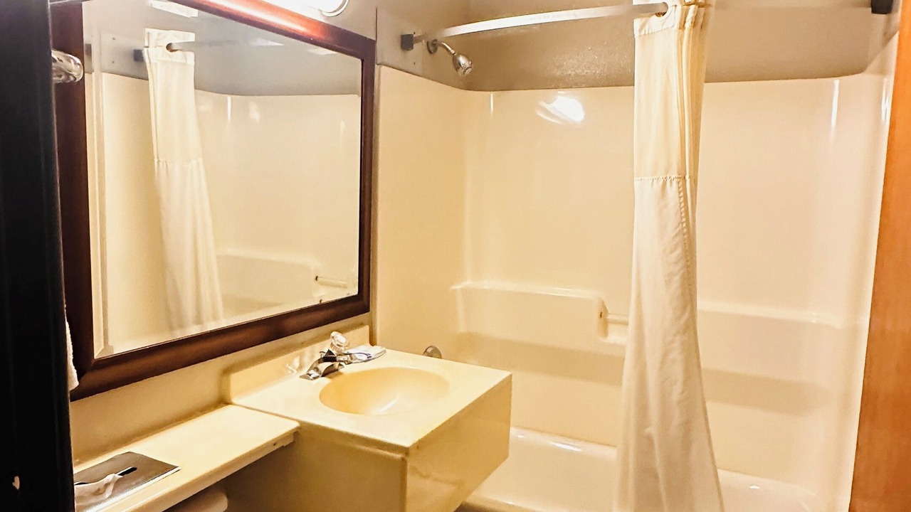 Photo of Bathroom in Merriam Park