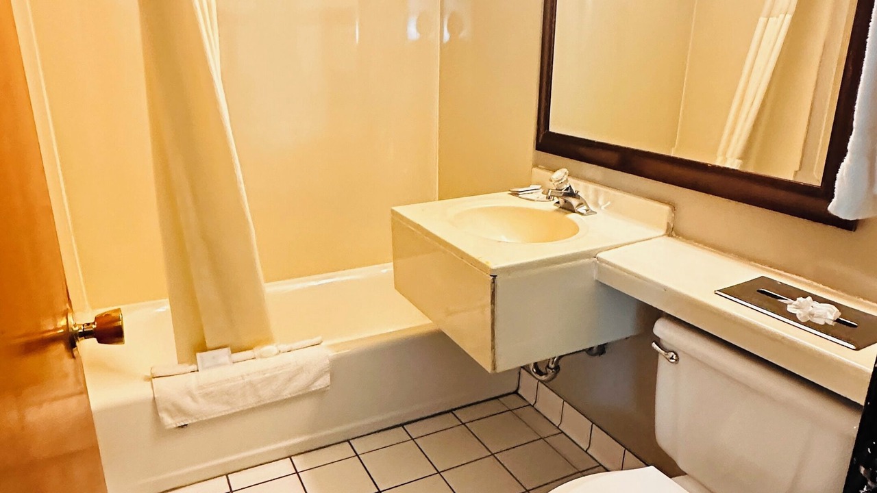 Photo of Bathroom in Merriam Park