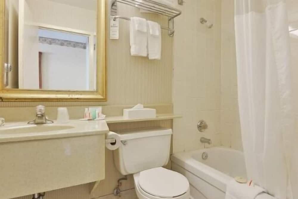 Photo of Bathroom in Queen Street Corridor
