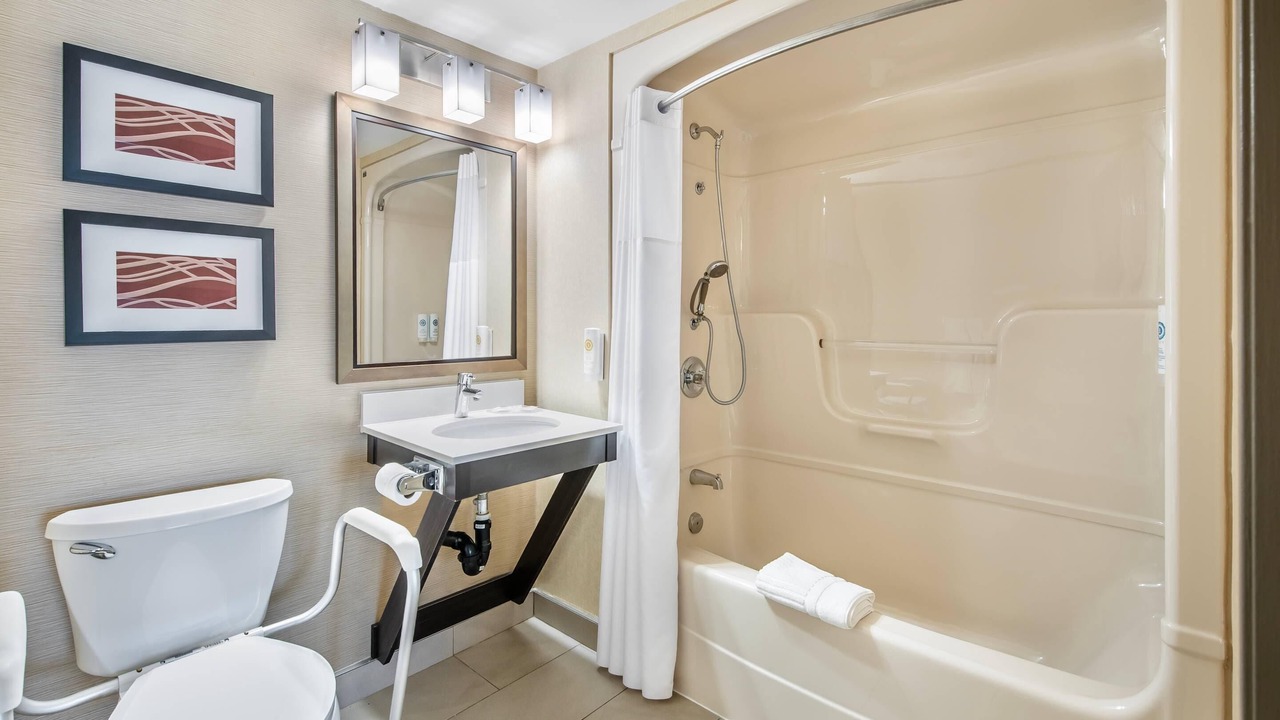Photo of Bedroom in Chatham-Kent