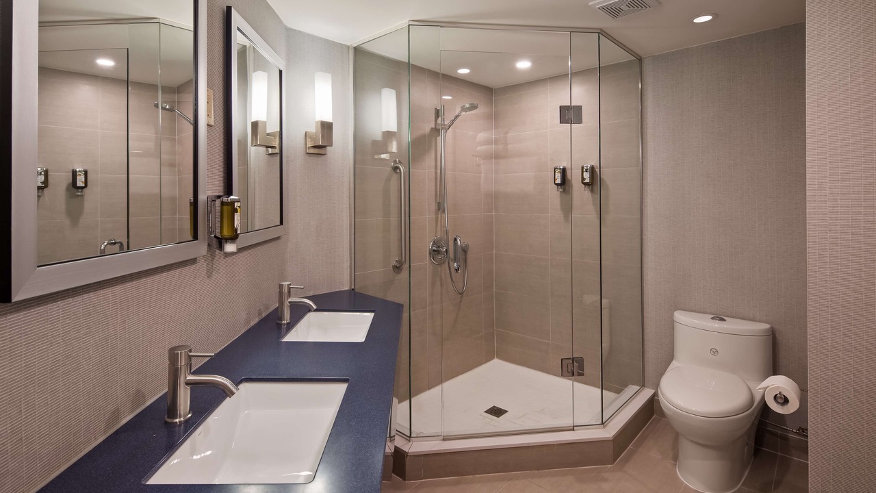 Photo of Bathroom in Civic Hospital - Experimental Farm - Central Park