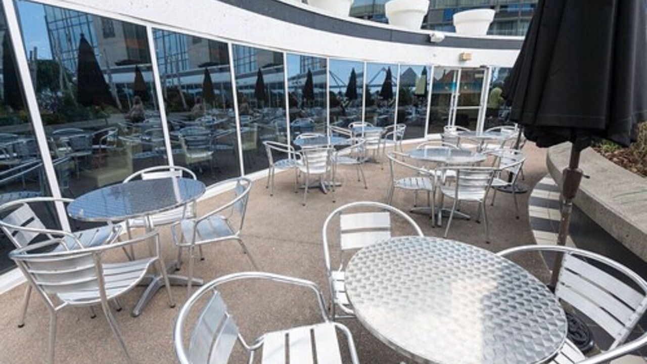 Photo of Patio Balcony in Central Waterfront