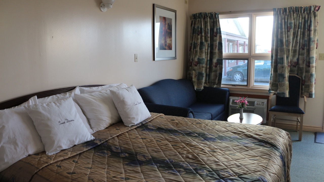 Photo of Bedroom in Port Colborne