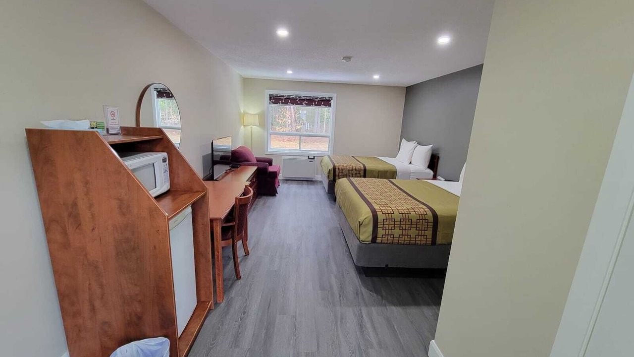 Photo of Bedroom in Laurentian Hills