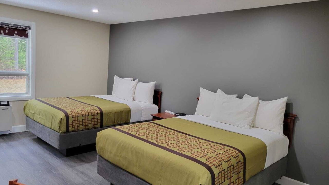 Photo of Bedroom in Laurentian Hills