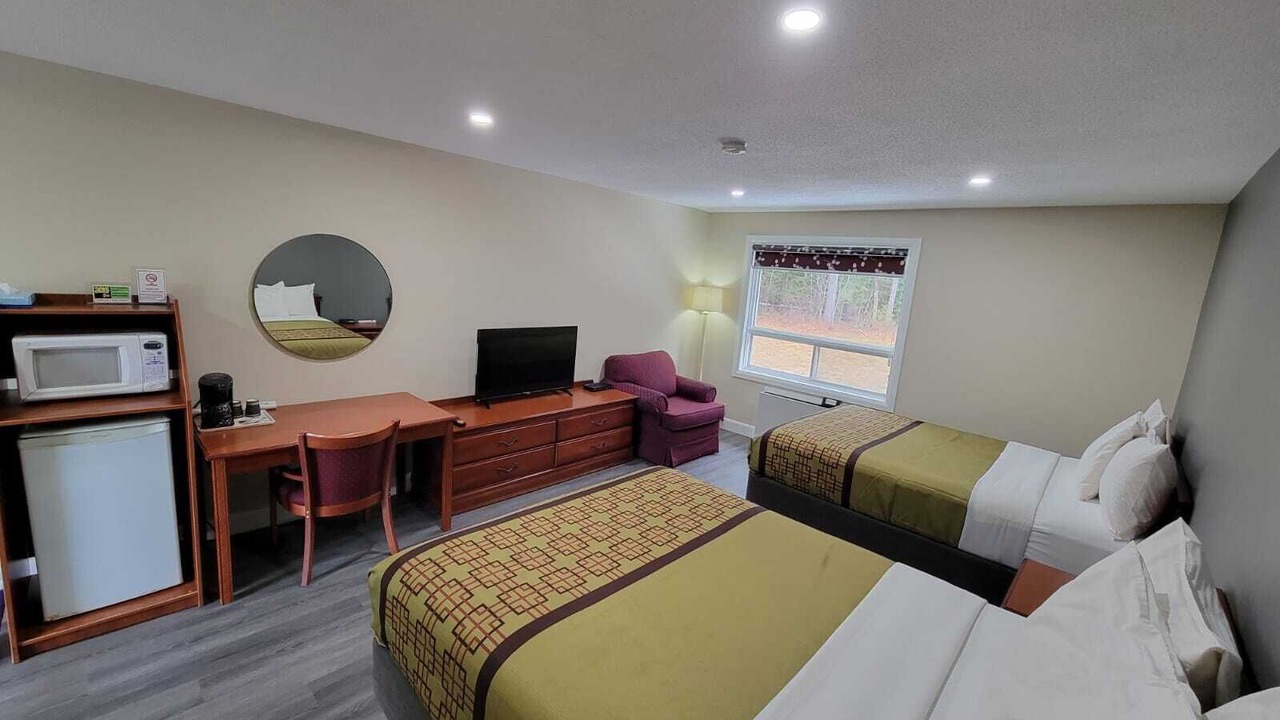 Photo of Bedroom in Laurentian Hills