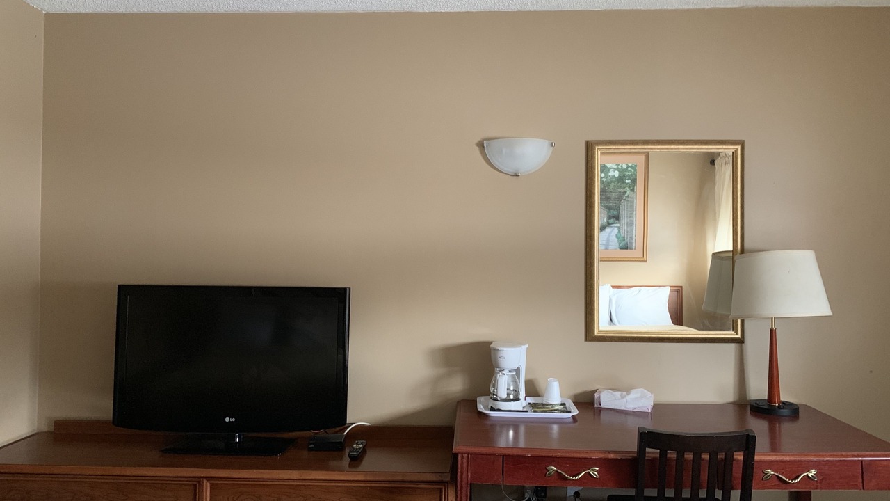 Photo of Bedroom in Lively