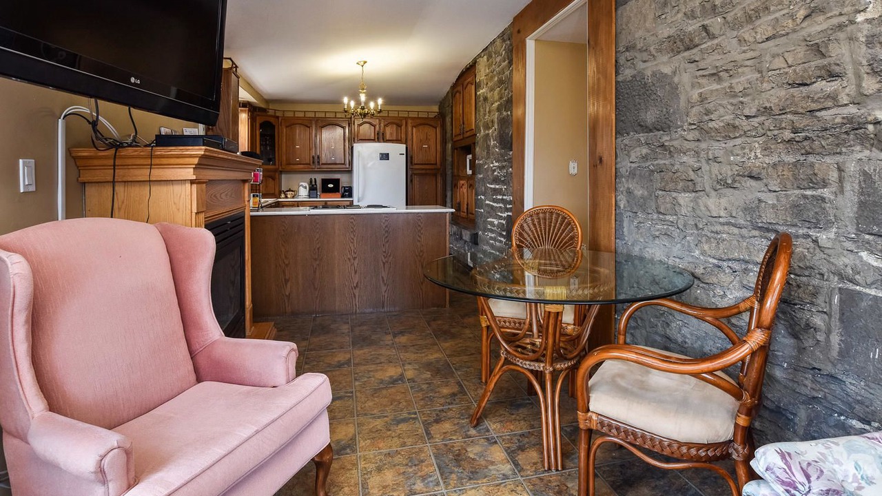 Photo of Livingroom in Brockville