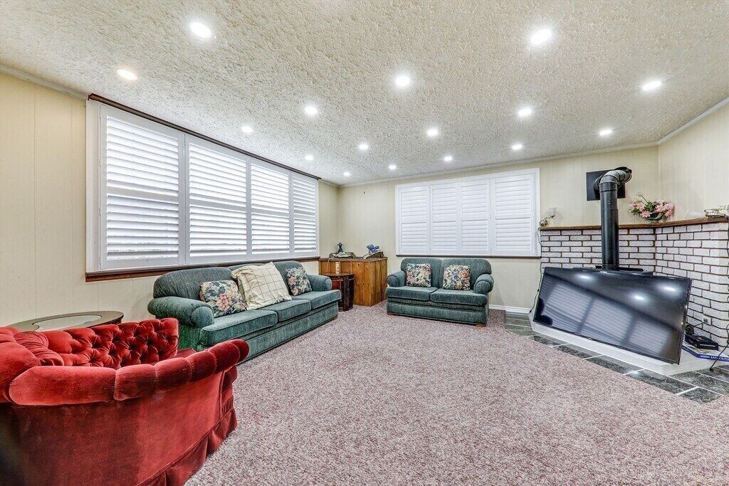 Photo of Livingroom in Fenelon Falls