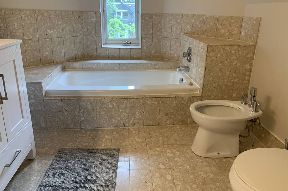 Photo of Bathroom in Midtown Toronto
