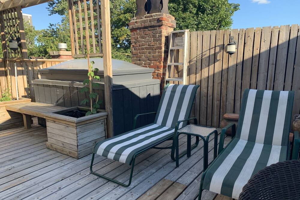 Photo of Outdoor in Midtown Toronto