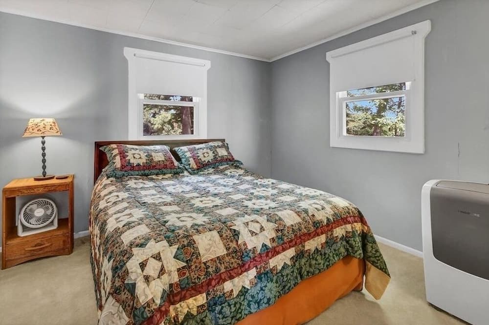 Photo of Bedroom in Hillman