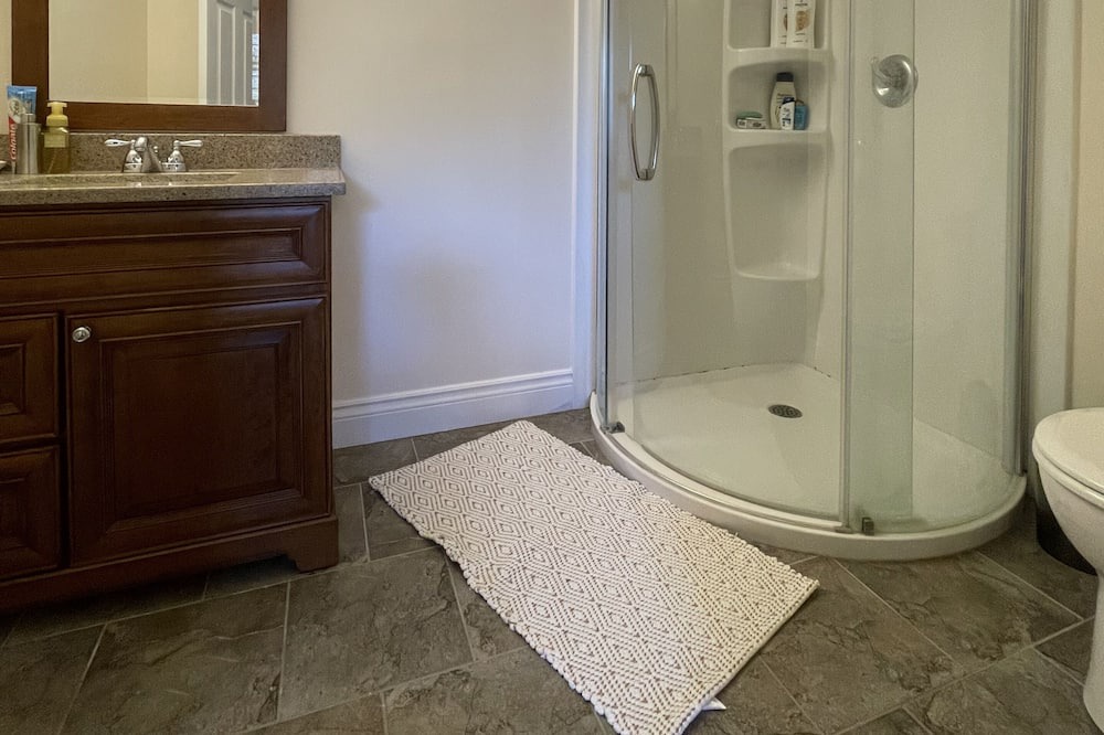 Photo of Bathroom in Lindsay