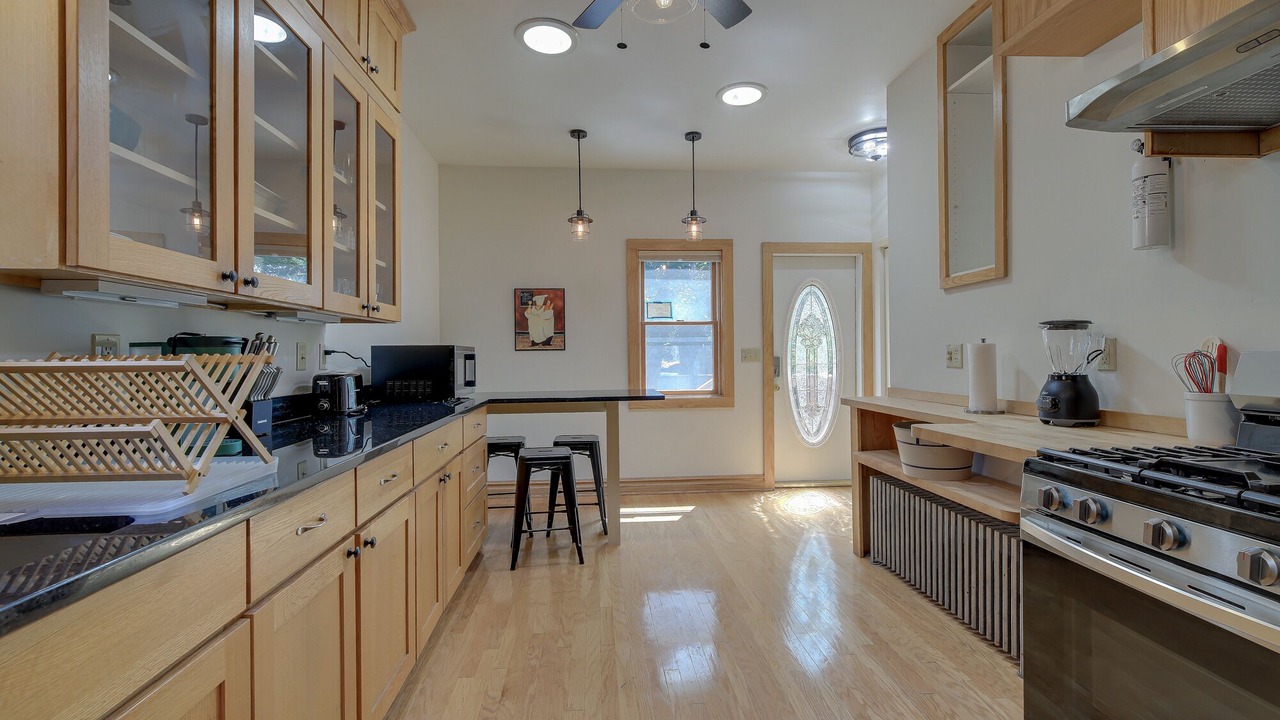 Photo of Kitchen in Summit - University
