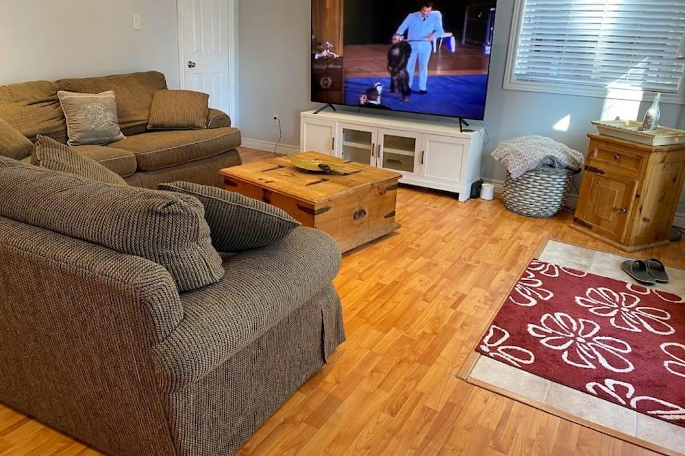 Photo of Livingroom in Courtice