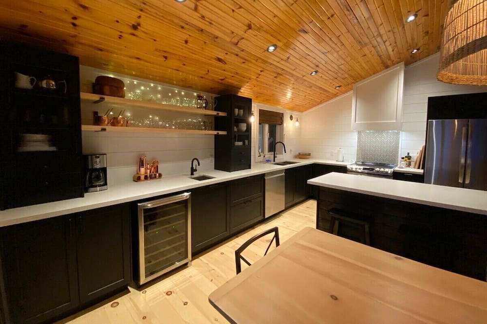 Photo of Kitchen in Dysart et al