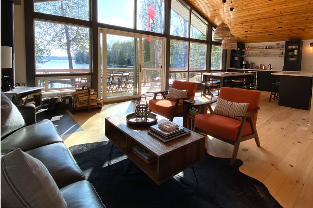 Photo of Livingroom in Dysart et al