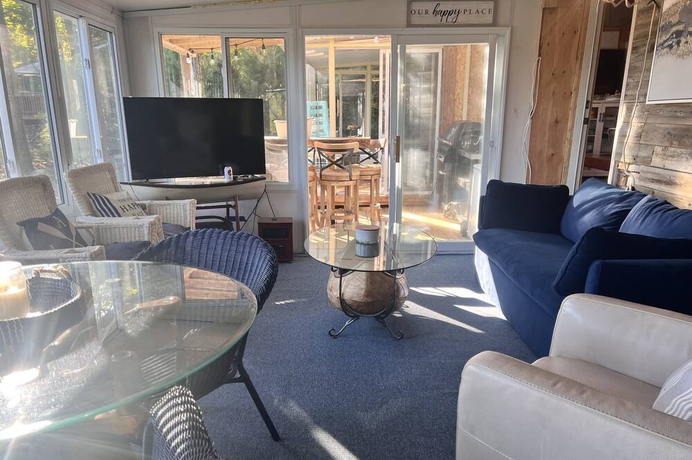 Photo of Livingroom in Bobcaygeon