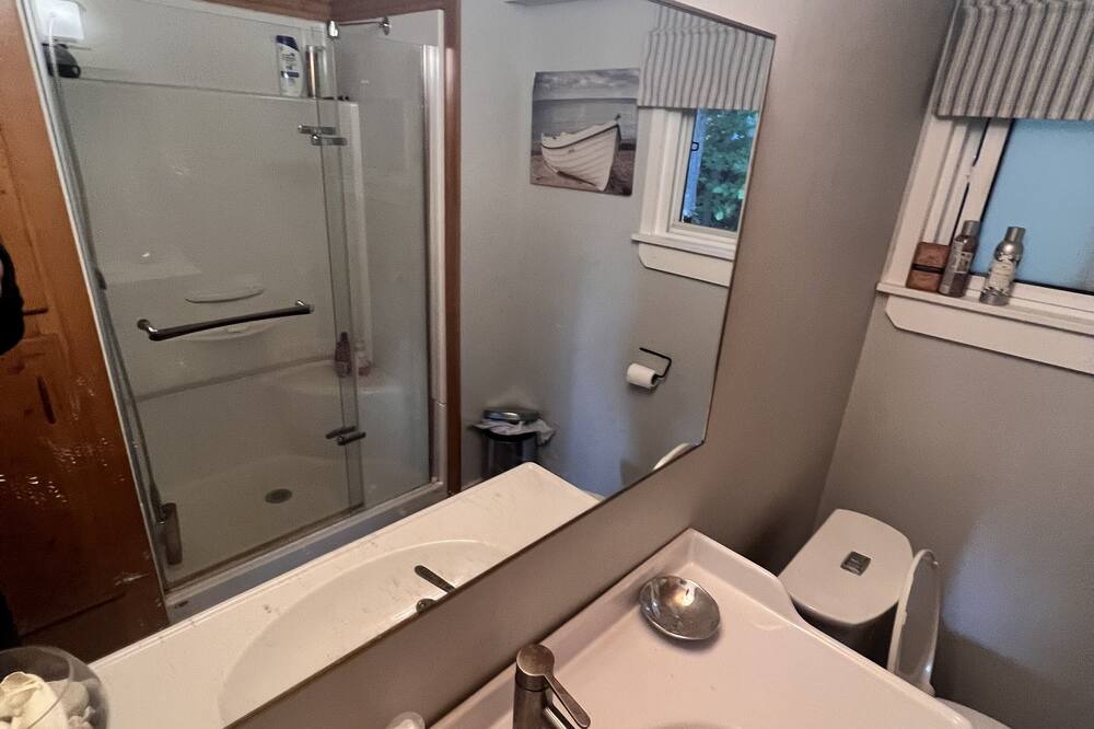 Photo of Bathroom in Bobcaygeon