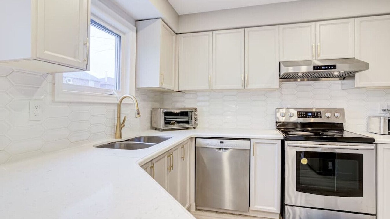 Photo of Kitchen in Erin Mills