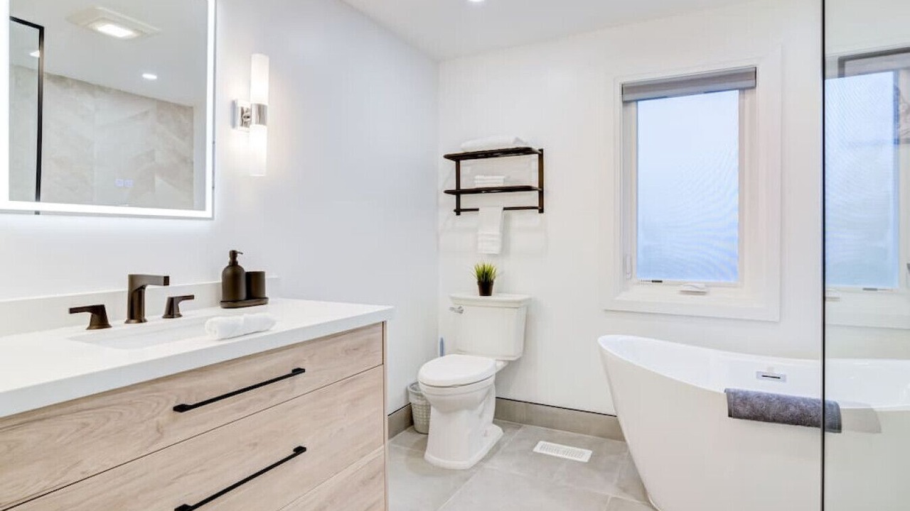Photo of Bathroom in Erin Mills