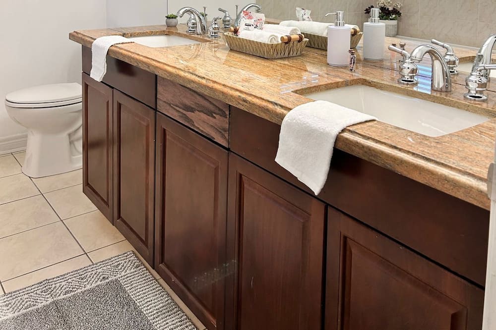 Photo of Bathroom in Meadowvale Village