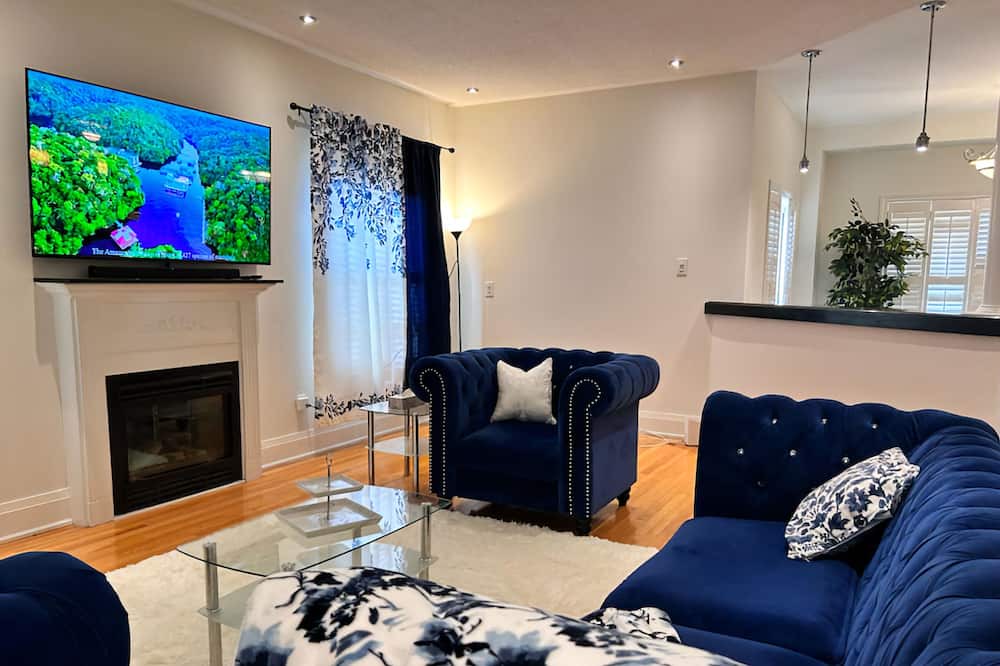 Photo of Livingroom in Meadowvale Village