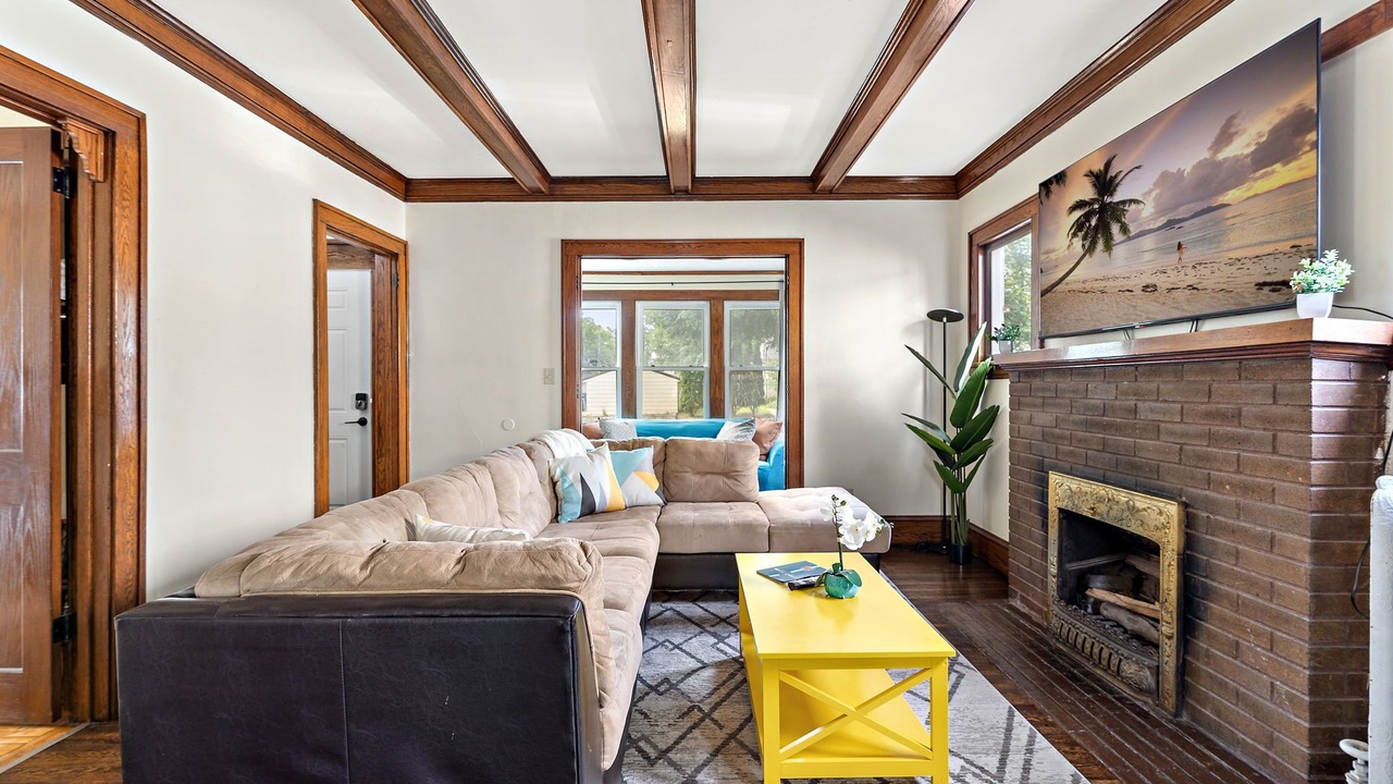 Photo of Livingroom in Uptown