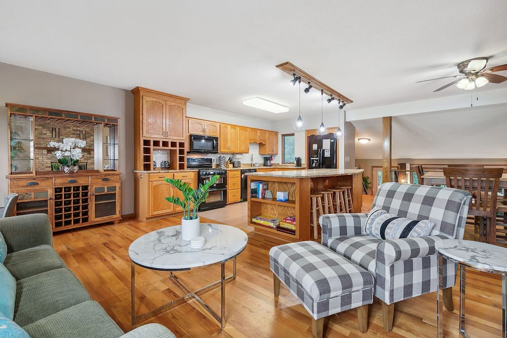 Photo of Livingroom in Lake Elmo