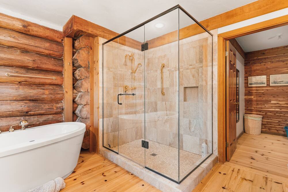 Photo of Bathroom in Dysart et al