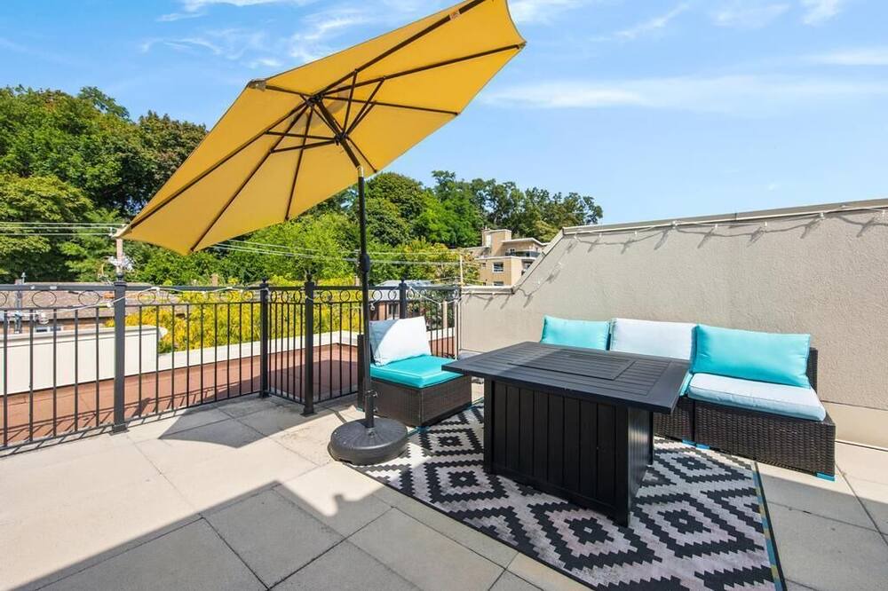 Photo of Outdoor in Midtown Toronto