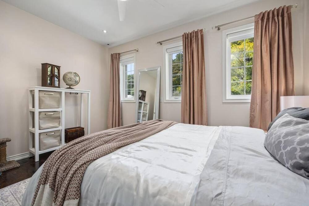 Photo of Bedroom in Midtown Toronto