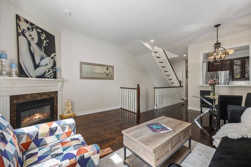 Photo of Livingroom in Midtown Toronto