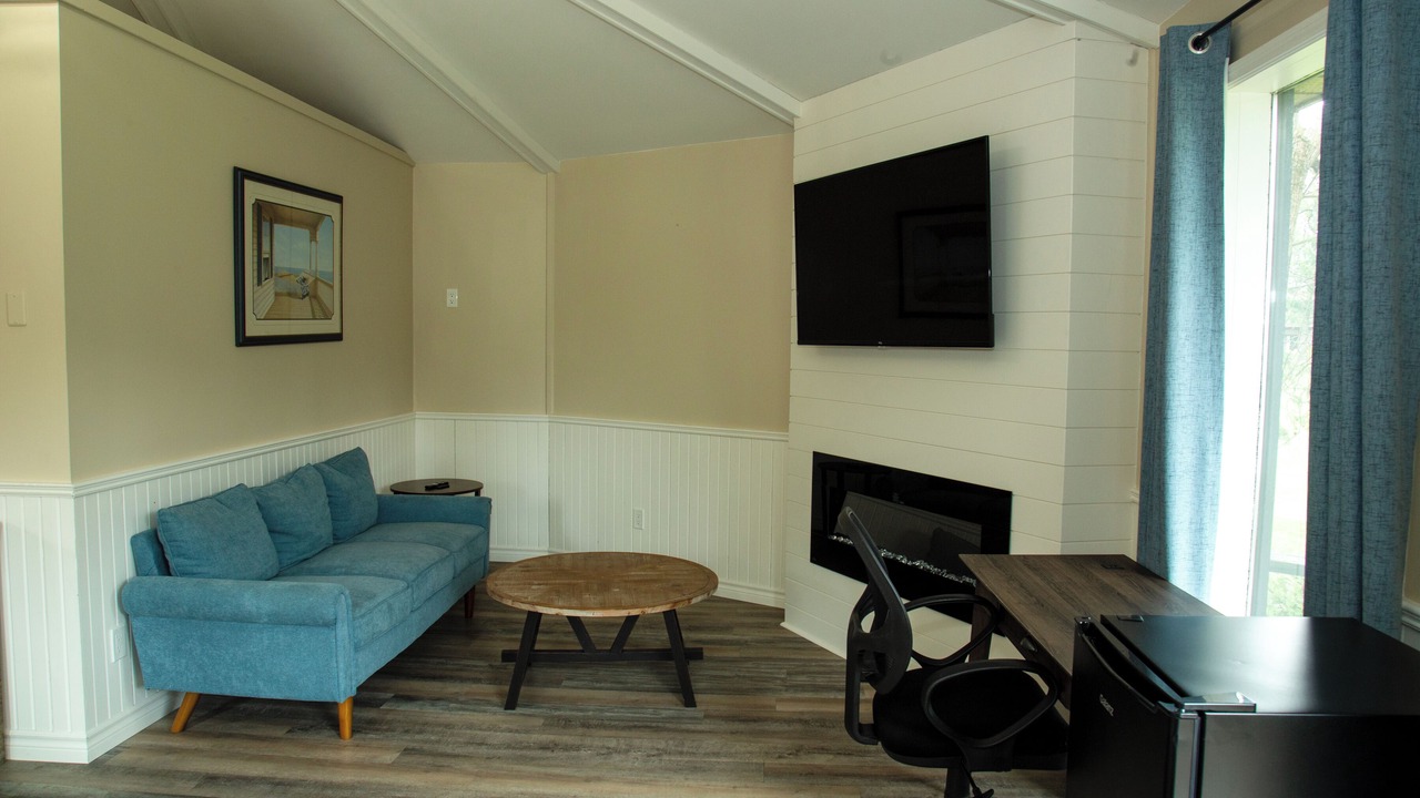 Photo of Livingroom in Grand Bend