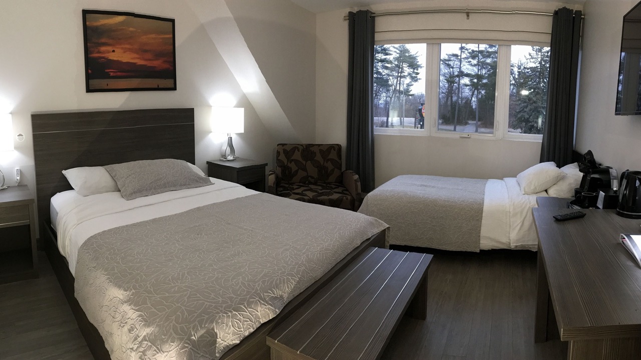 Photo of Bedroom in Grand Bend