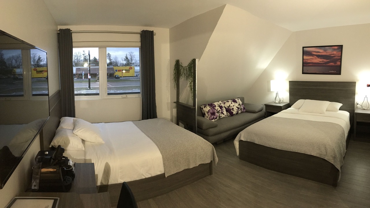 Photo of Bedroom in Grand Bend