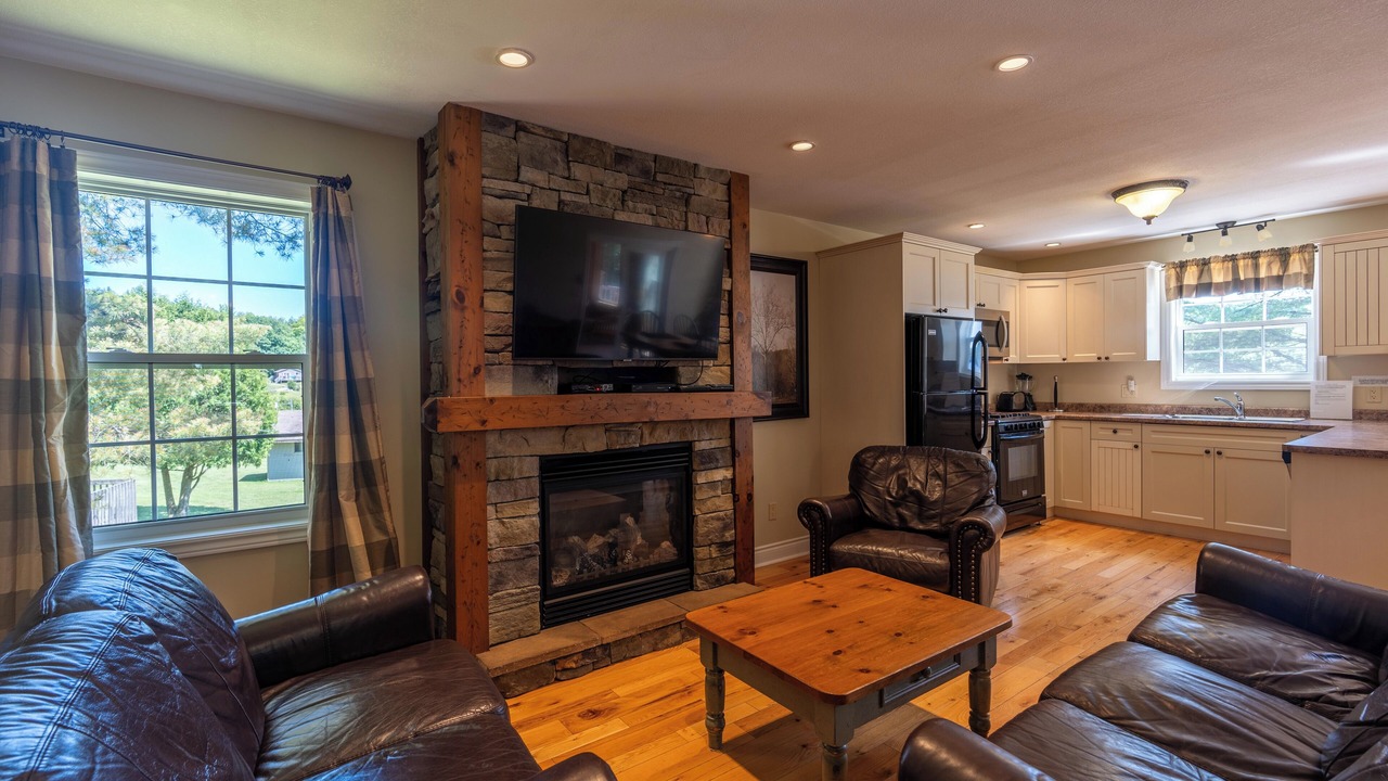 Photo of Livingroom in Lake of Bays