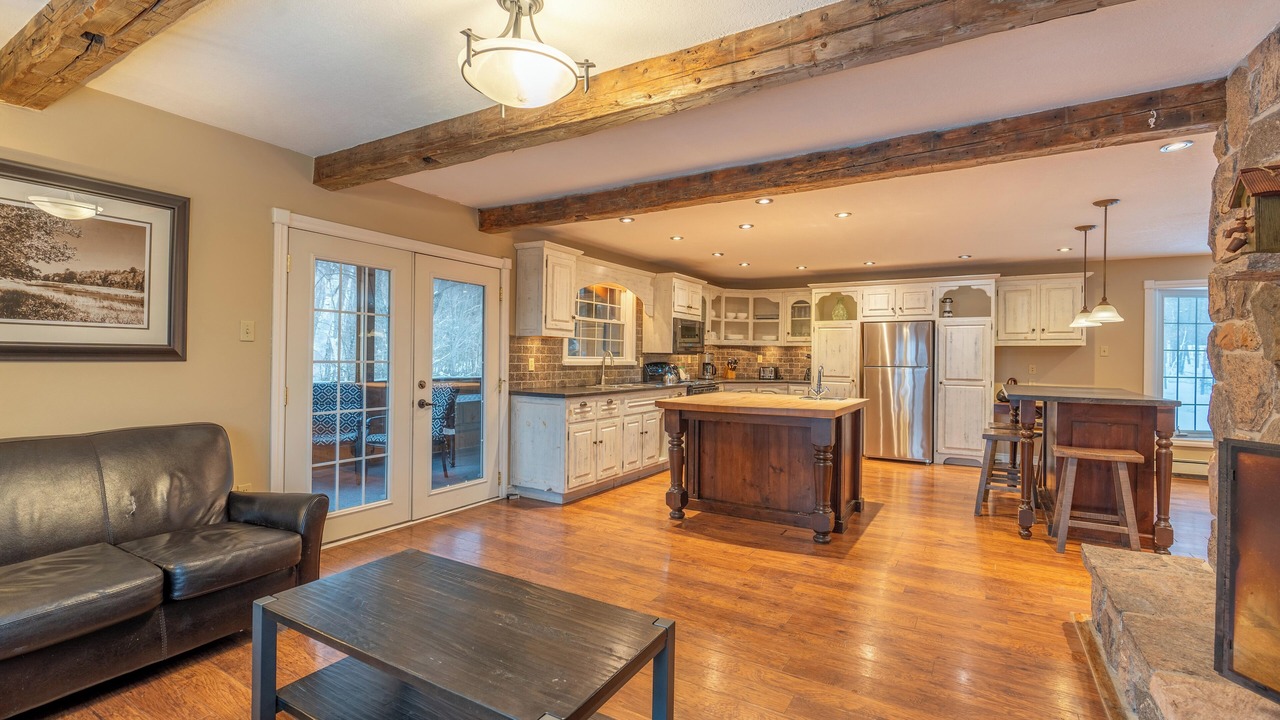 Photo of Kitchen in Lake of Bays