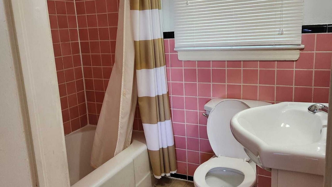 Photo of Bathroom in Chatham-Kent