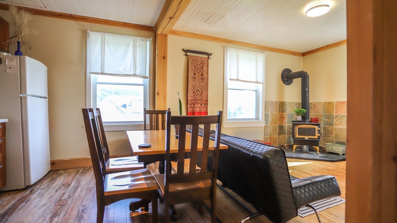 Photo of Livingroom in Haliburton
