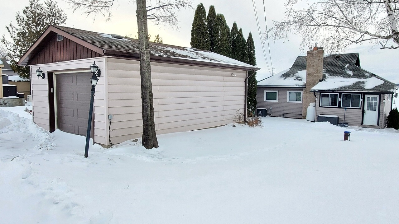 Photo of Outdoor in Lindsay