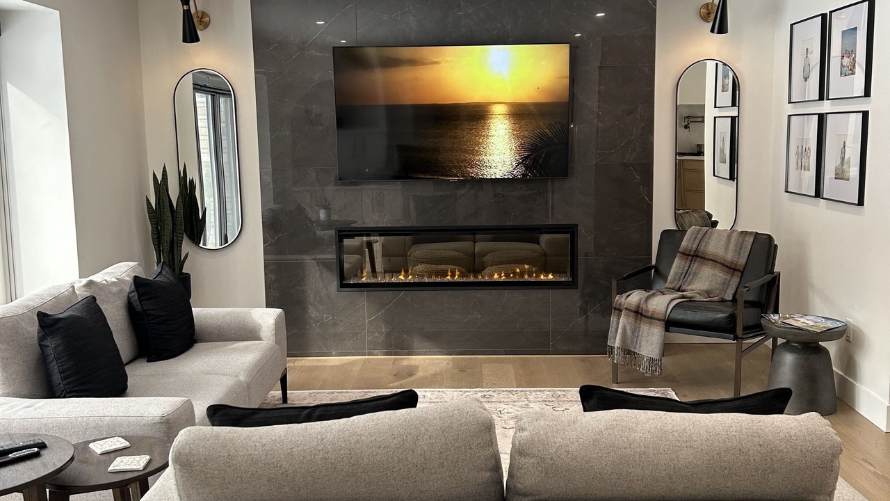 Photo of Livingroom in Grand Bend