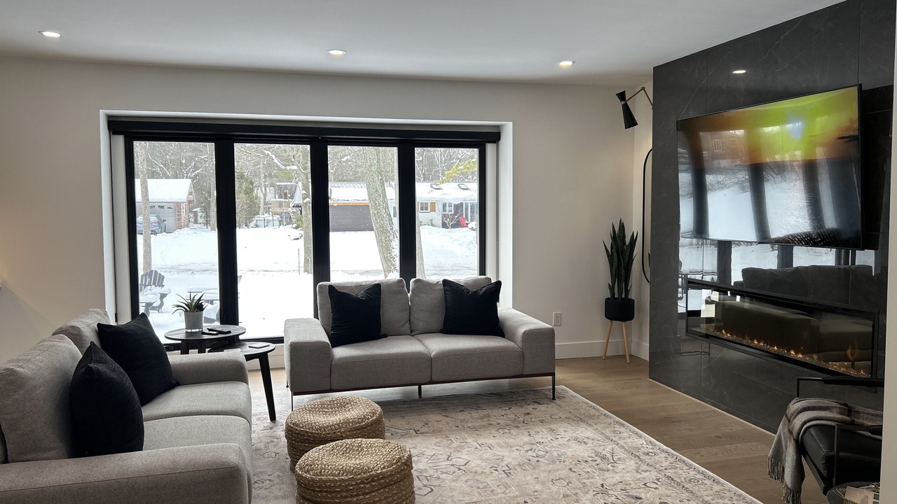 Photo of Livingroom in Grand Bend