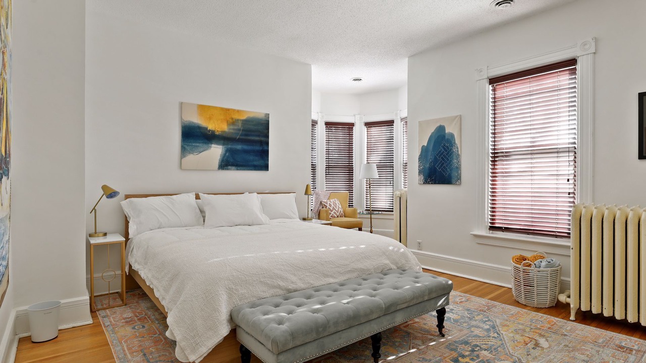 Photo of Bedroom in Summit - University