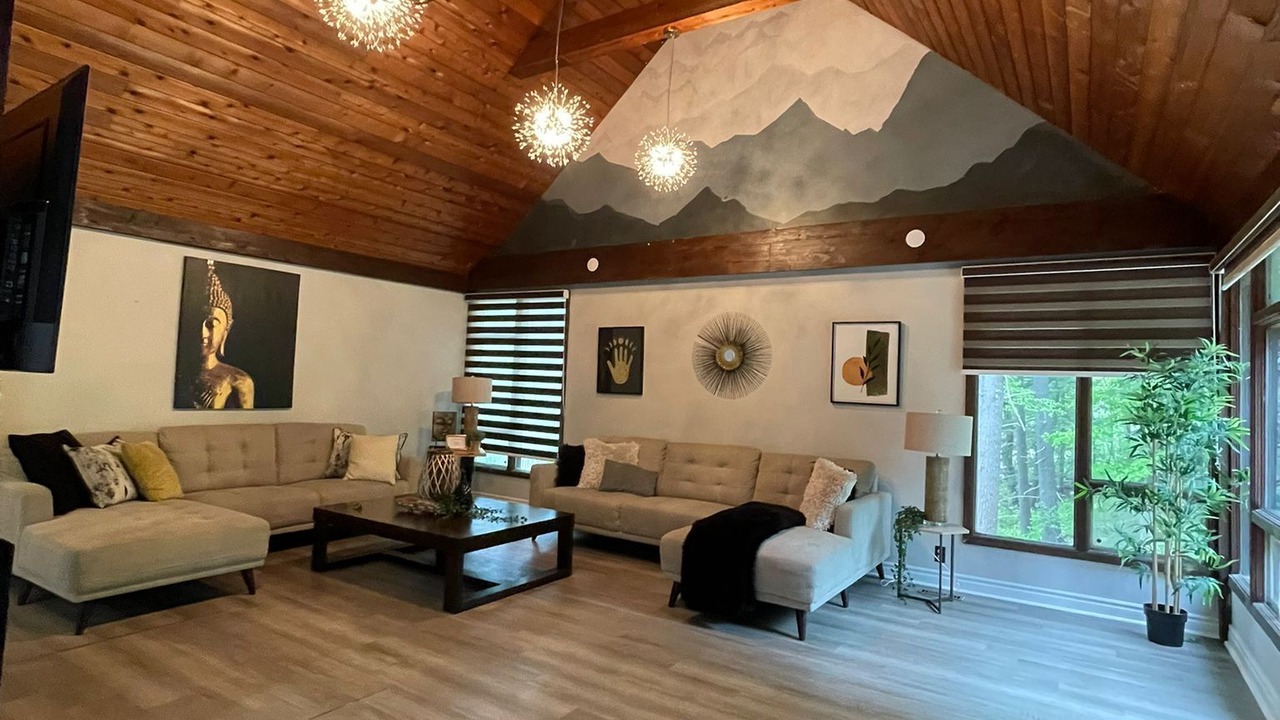 Photo of Livingroom in Ajax