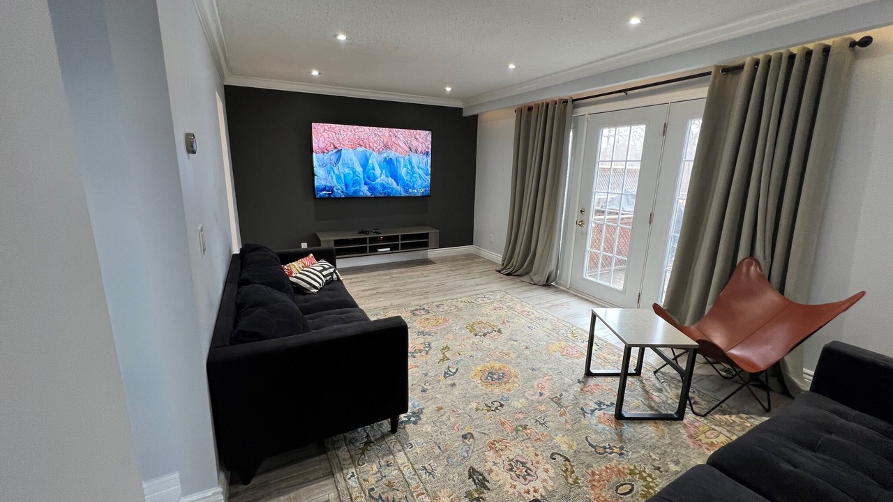 Photo of Livingroom in Durham Region